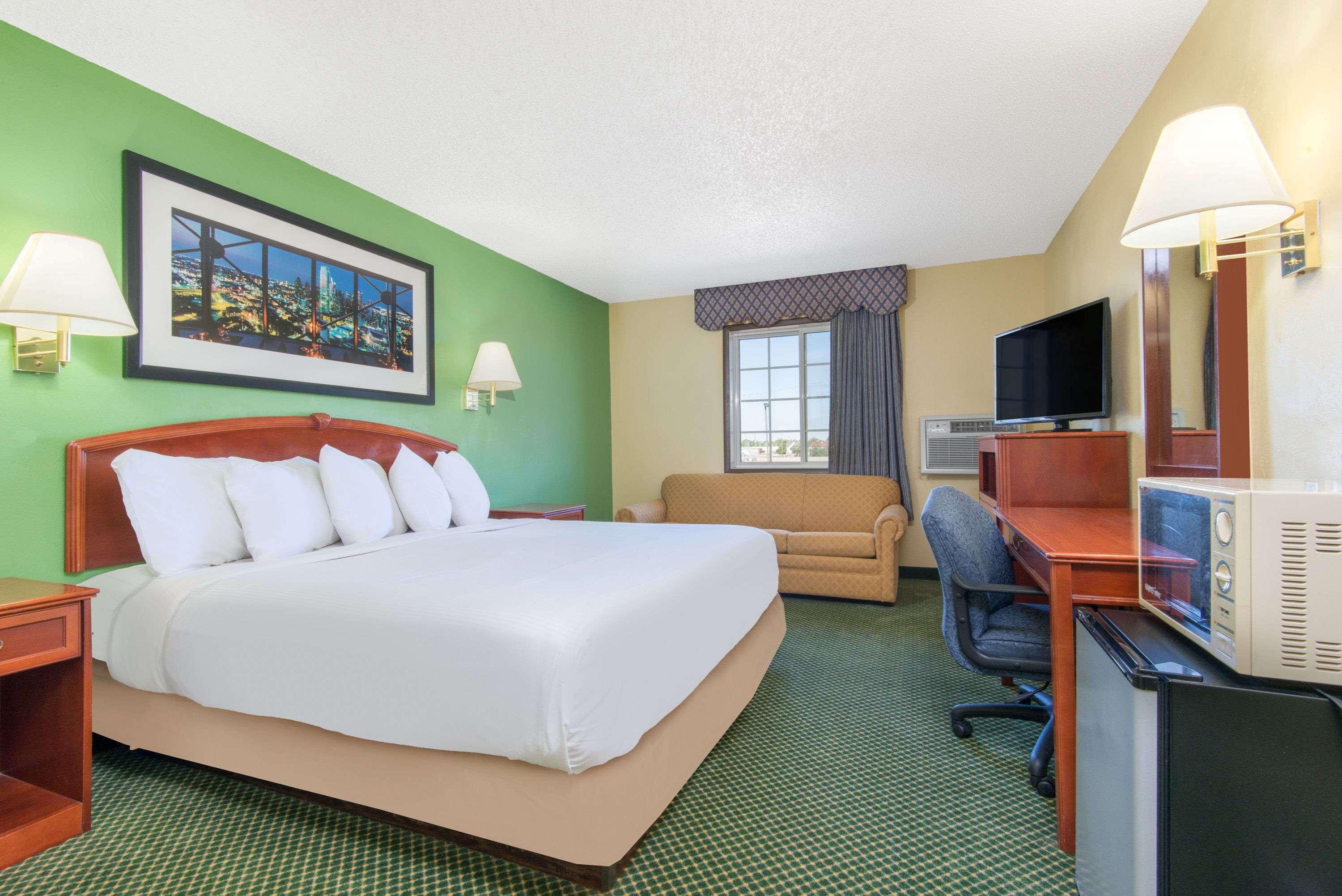Days Inn By Wyndham Great Bend Εξωτερικό φωτογραφία