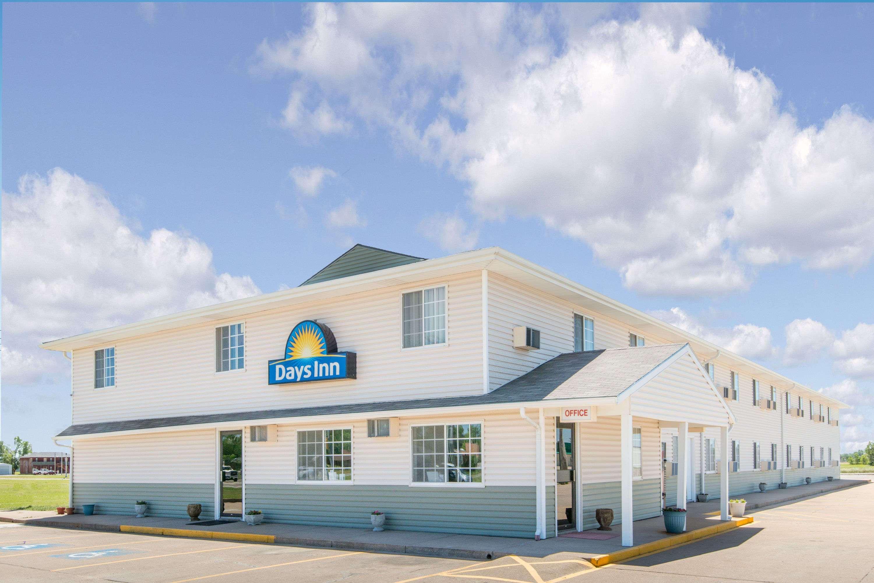 Days Inn By Wyndham Great Bend Εξωτερικό φωτογραφία