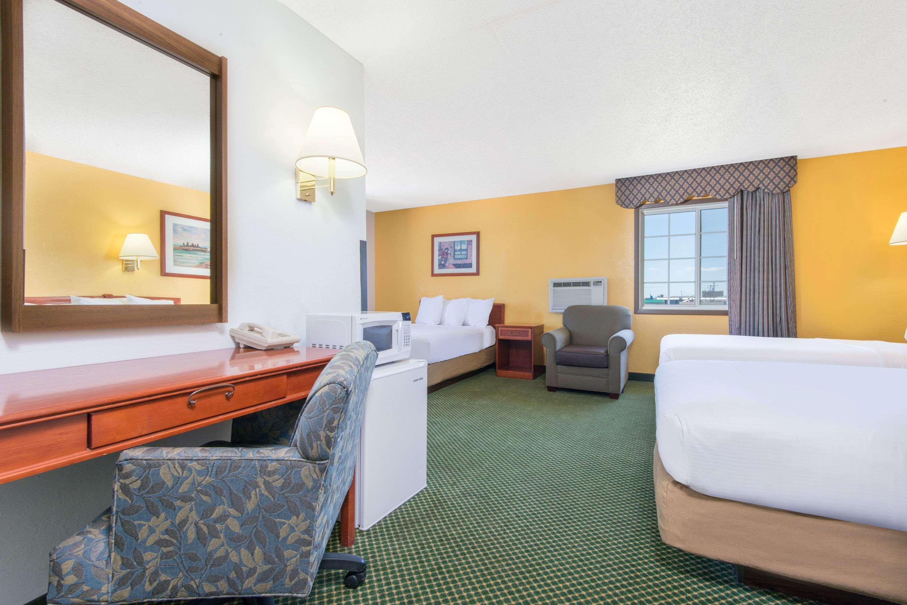 Days Inn By Wyndham Great Bend Εξωτερικό φωτογραφία